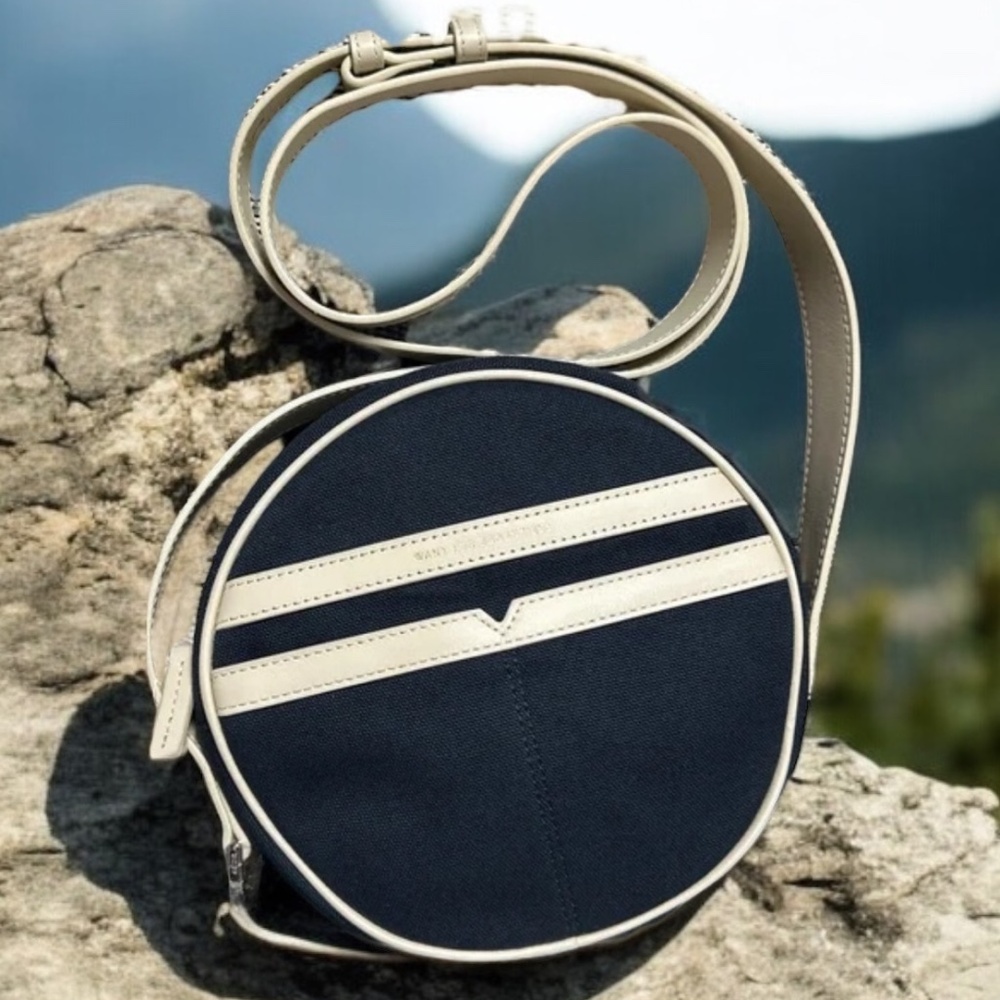Want Les Essentials Liszt organic circle navy birch white canvas crossbody bag